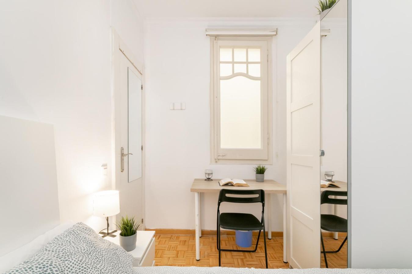 Balmes Private Rooms Barcelona Eksteriør billede