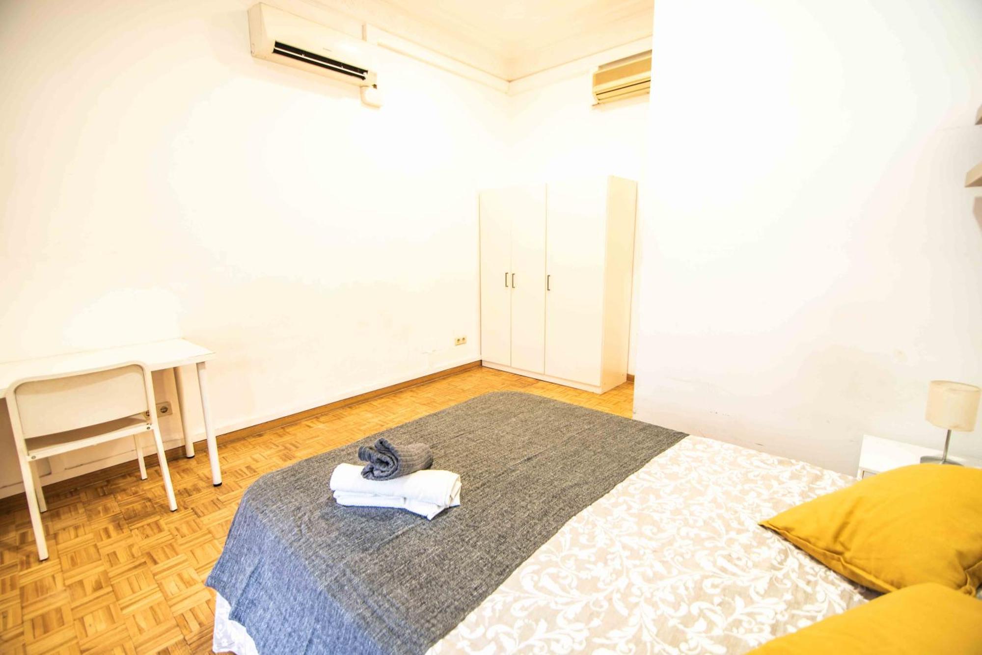 Balmes Private Rooms Barcelona Eksteriør billede